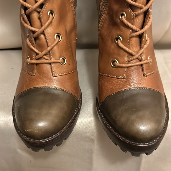 Women’s Michael Kors Cognac Lace Front Military Style High Heel Lthr. Boots Sz.7 - Picture 3 of 13